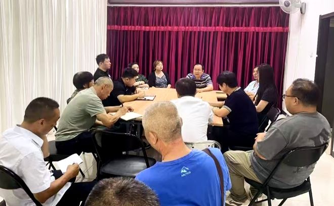 的“爆改”打造多彩龙腾苑六区社区凯发体育赞助“六色助力”！家门口(图2)