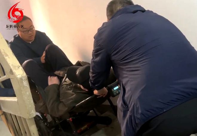 的“爆改”打造多彩龙腾苑六区社区凯发体育赞助“六色助力”！家门口(图10)